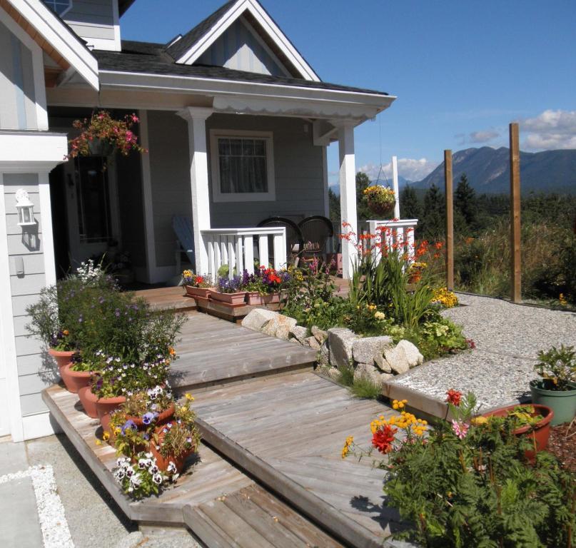 Above The Inlet Hotel Sechelt Room photo